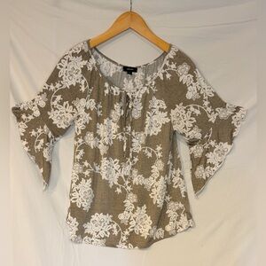 ESPRESSO Women’s Tan/White Floral Flutter Sleeve Round Neck Top-XL